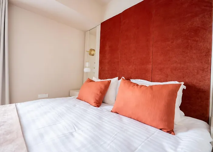 Glow Penthouse Apartment *