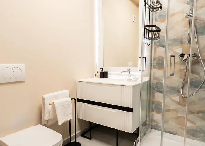 Glow Penthouse Apartment *