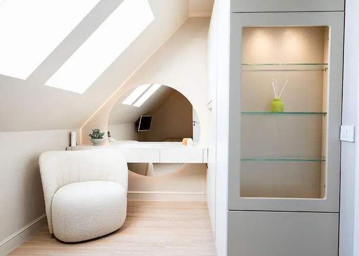 Glow Penthouse Apartment *